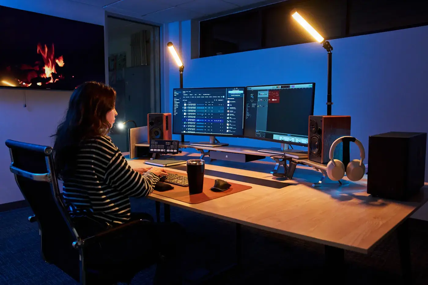 A warm home office built on the Plank