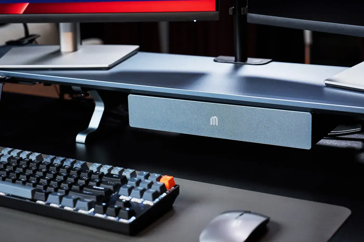 Keyboard and platform detail